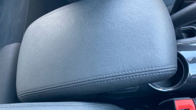 Nissan Juke 1.5 dCi N-Connecta 5dr Diesel Hatchback